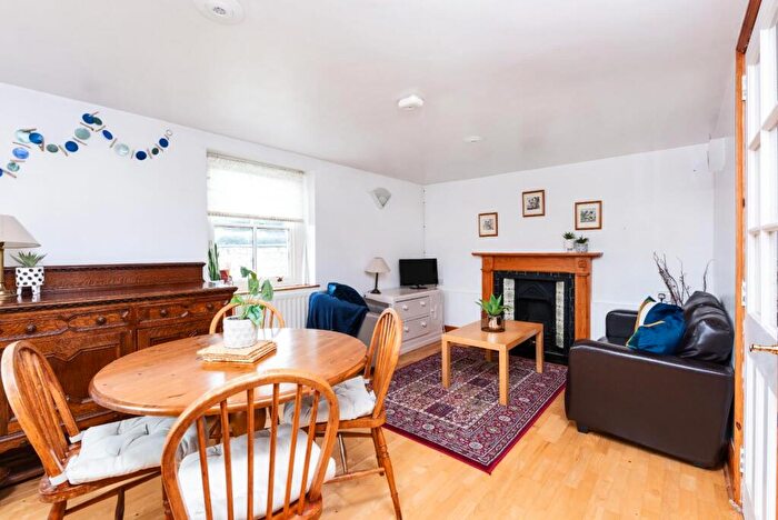 3 Bedroom Cottage To Rent In The Coach House, Lambridge Street, Bath, BA1