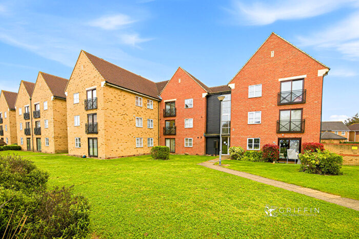 2 Bedroom Duplex For Sale In Fleming Road, Chafford Hundred, Grays, RM16