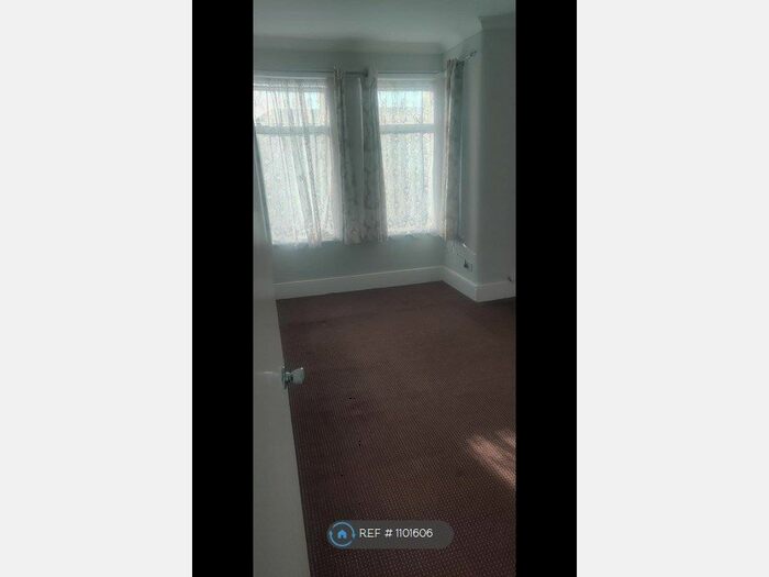 1 Bedroom Flat To Rent In Ashgrove Road, Goodmayes, Ilford IG3