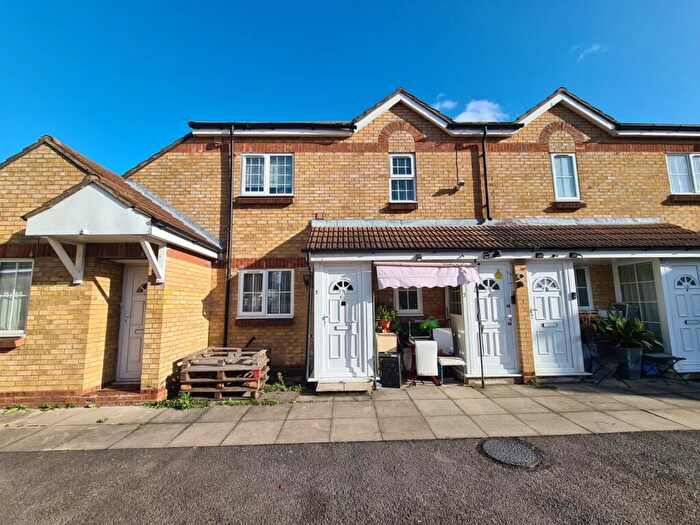 1 Bedroom Maisonette To Rent In Edinburgh Court, Plaistow, E13