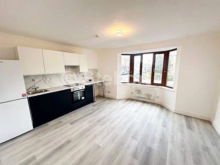 2 Bedroom Flat To Rent In Malyon Court, Barking Road, London, E6