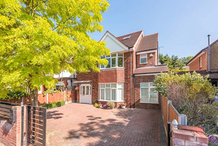 5 Bedroom Detached House To Rent In Riverside Close, Kingston, Kingston Upon Thames, KT1