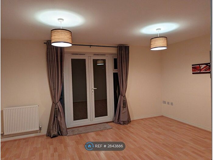 3 Bedroom Semi-detached House To Rent In Halifax Road, Cambridge, CB23