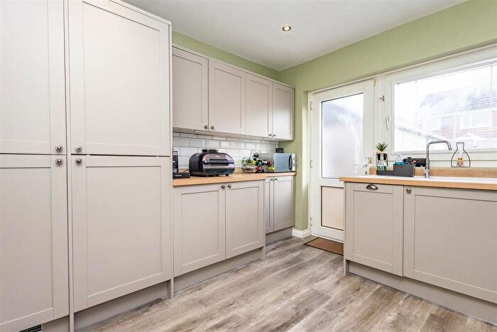 3 Bedroom Semi-Detached House For Sale In St. Annes Road, Leyland, PR25