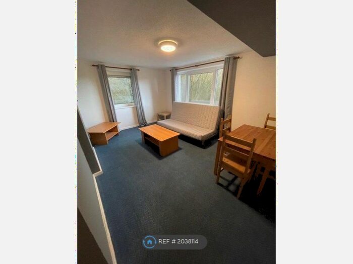 1 Bedroom Flat To Rent In Kersal Way, Salford, M7