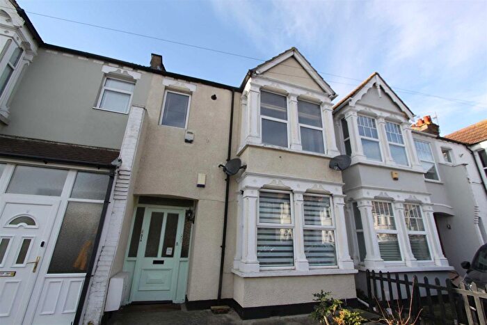 2 Bedroom Flat To Rent In Victoria Road, Southend On Sea, SS1