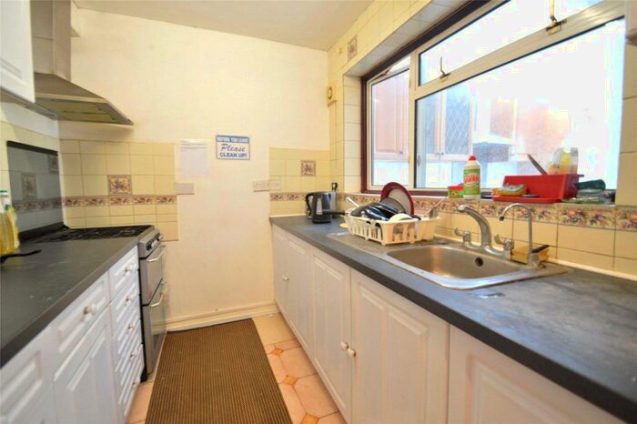 1 Bedroom Semi-Detached House To Rent In Laggan Road, Maidenhead, Berkshire, SL6