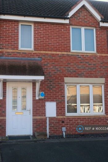 2 Bedroom Terraced House To Rent In Dale Crescent, Fernwood, Newark, NG24