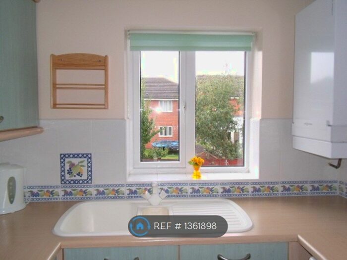 2 Bedroom Maisonette To Rent In Bramley Close, Oswaldtwistle, Accrington, BB5