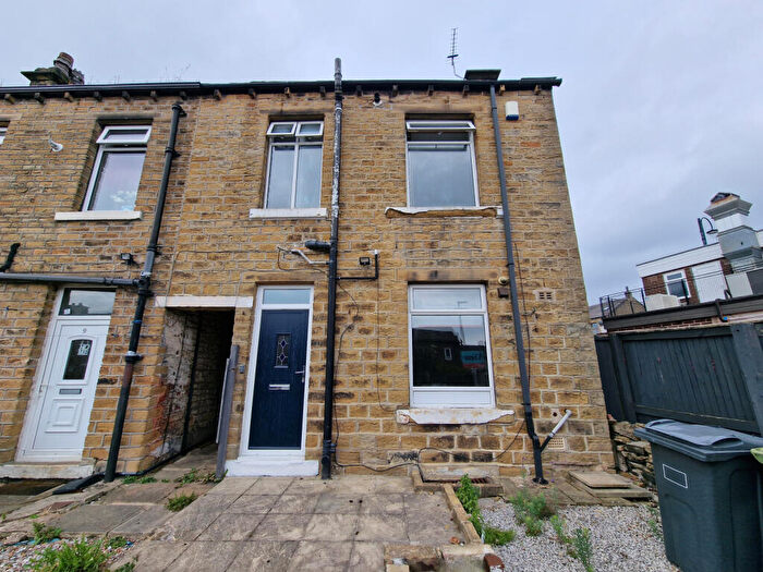 2 Bedroom End Of Terrace House To Rent In St James Road, Marsh, Huddersfield, HD1