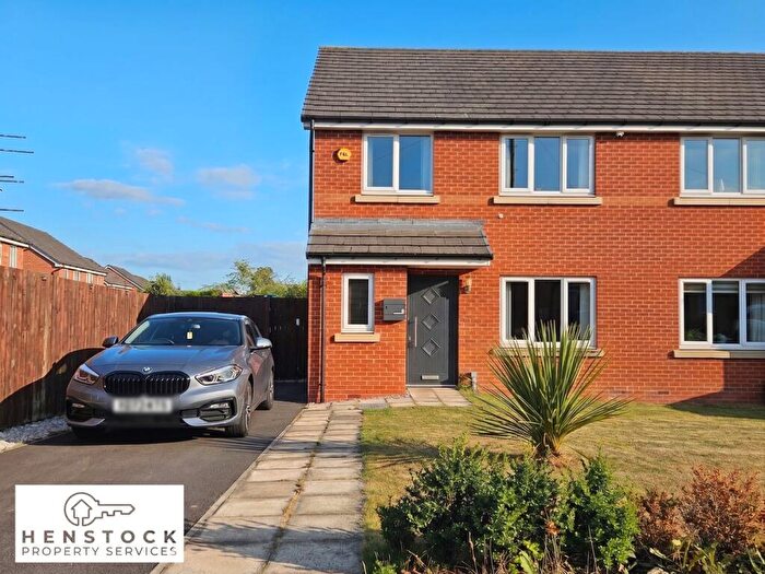 3 Bedroom Semi Detached House For Sale In Brandlehow Drive, Middleton, Manchester, M24