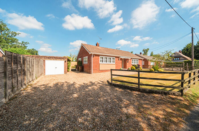 3 Bedroom Bungalow For Sale In Wood Lane, Bramdean, Alresford, Hampshire, SO24
