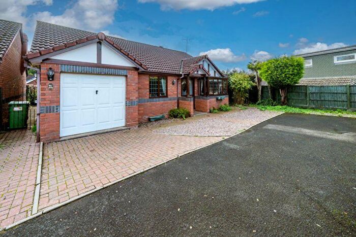 2 Bedroom Detached Bungalow For Sale In Moss Grove, Kingswinford, DY6