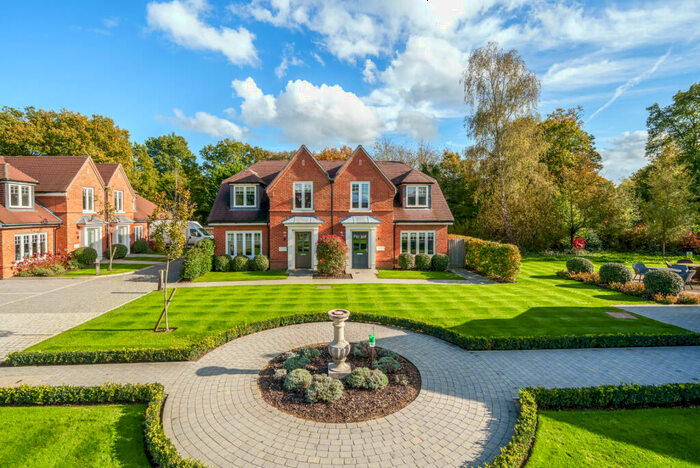 2 Bedroom Semi-Detached House For Sale In Flexlands Place, Chobham, GU24