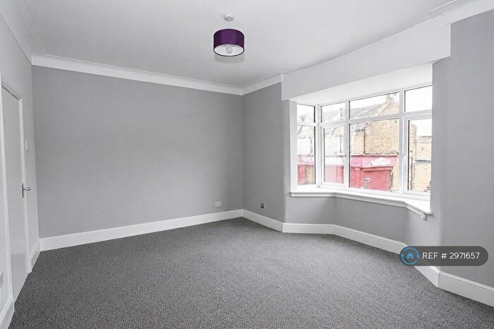 1 Bedroom Flat To Rent In Lea Bridge Road, London, E10