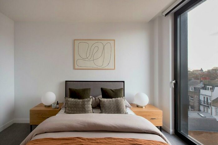 2 Bedroom Apartment To Rent In Circus Street, BN2