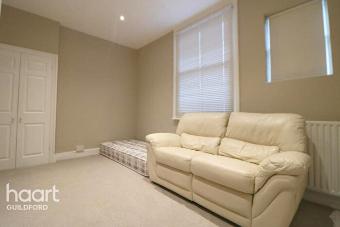 1 Bedroom Flat To Rent In Dene Road, Guildford, GU1