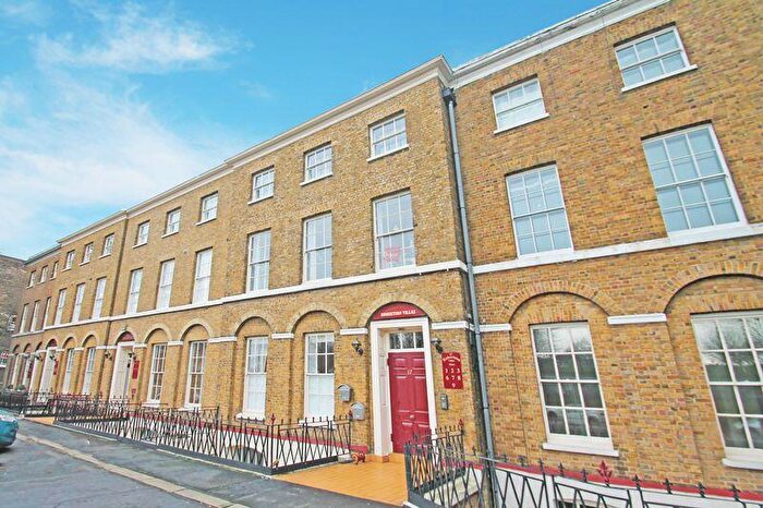 2 Bedroom Apartment To Rent In New Road, Rochester, ME1