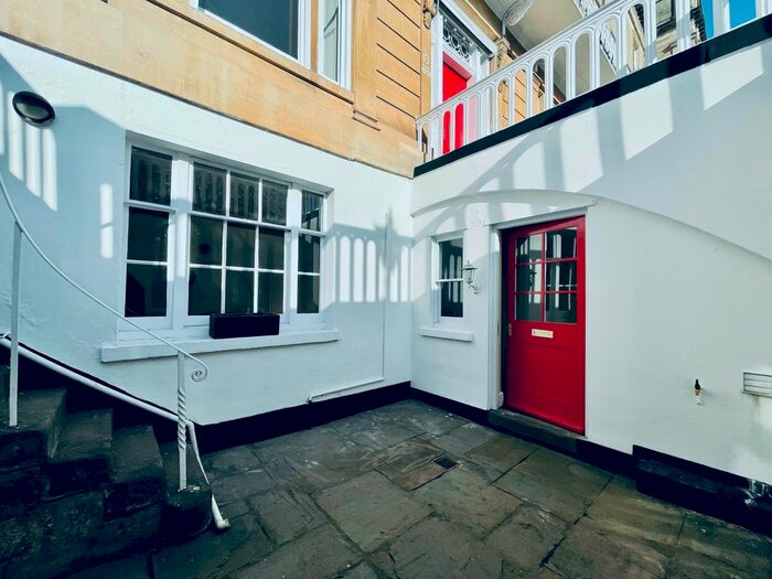 1 Bedroom Flat To Rent In Lansdown Place, Clifton, BS8