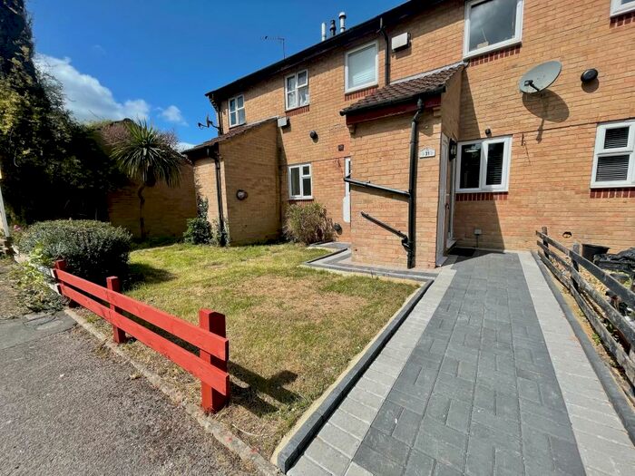 1 Bedroom Flat To Rent In Rosewood Gardens, Marchwood, SO40