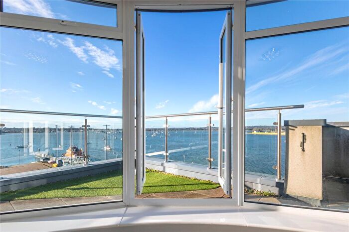 2 Bedroom Apartment For Sale In Lifeboat Quay, Poole, Dorset, BH15