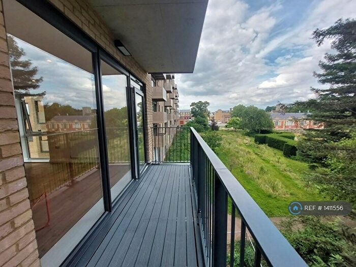 2 Bedroom Flat To Rent In Trueman Way, Dartford, DA1