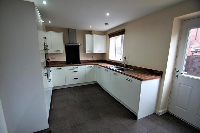 3 Bedroom End Of Terrace House To Rent In Astoria Avenue, Newton Heath, M40