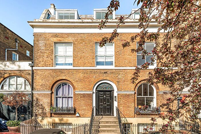 2 Bedroom Flat For Sale In Brixton Road, London, SW9