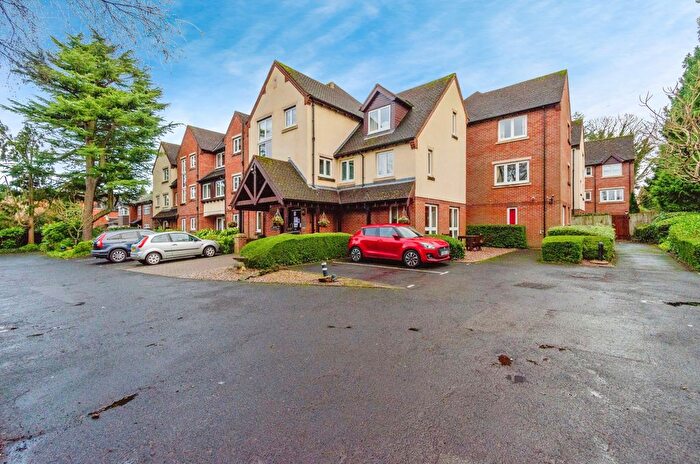 1 Bedroom Flat For Sale In Pendene Court, Wolverhampton, WV4