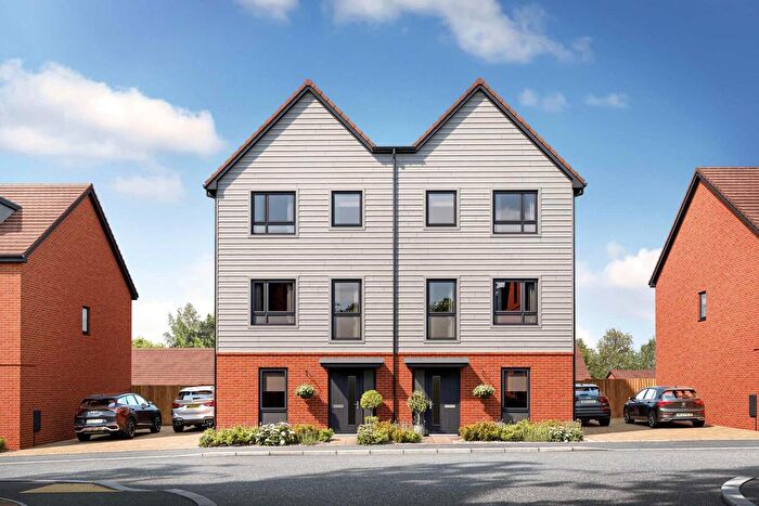 4 Bedroom Semi-Detached House For Sale In Ellis Grove, Maidenhead, SL6