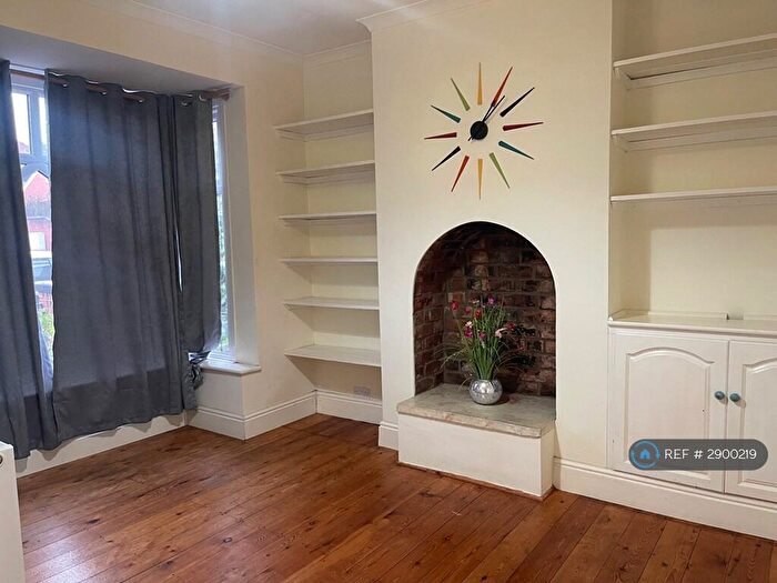 2 Bedroom Terraced House To Rent In Park Hill Road, Birmingham, B17
