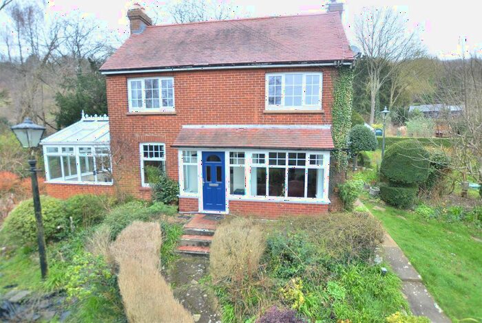 3 Bedroom Detached House For Sale In Lower Warren Road, Aylesford, ME20