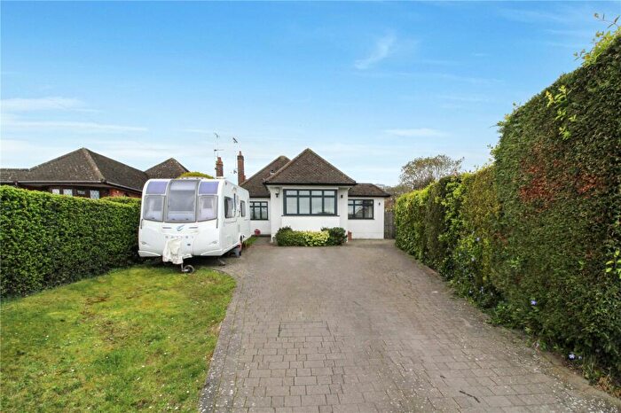 3 Bedroom Bungalow For Sale In Thorndon Park Crescent, Leigh-on-Sea, Essex, SS9