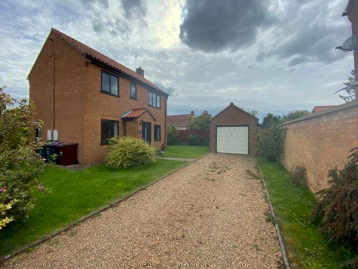 3 Bedroom Detached House To Rent In Fosters Close, Navenby, LN5