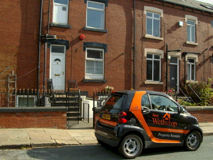 1 Bedroom Apartment To Rent In Cross Flatts Street, Leeds, West Yorkshire, LS11