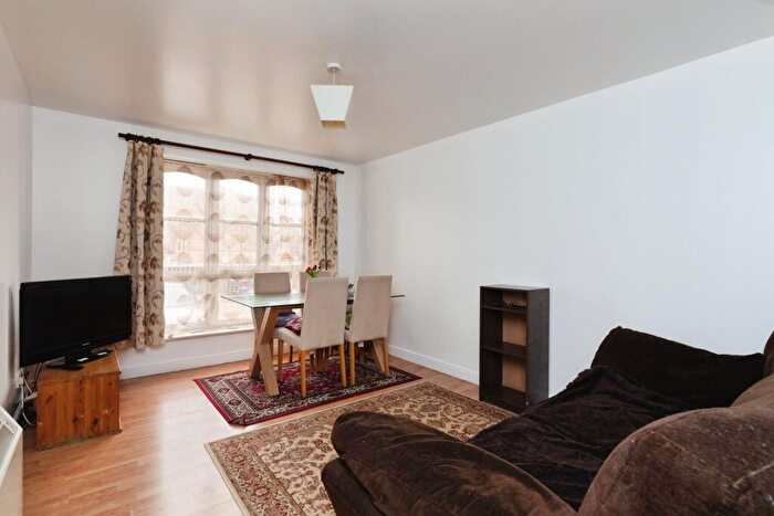 1 Bedroom Flat For Sale In Wheat Sheaf Close, London, E14