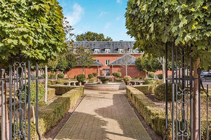 1 Bedroom Flat For Sale In Henmarsh Court, Hertford, SG13