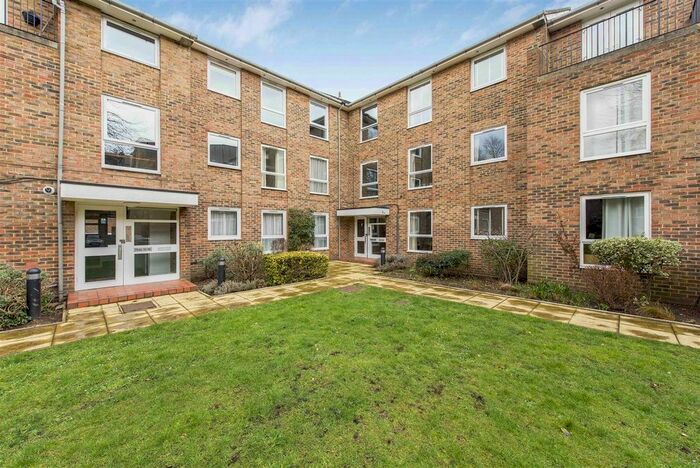 1 Bedroom Flat To Rent In Arragon Road, Twickenham, TW1