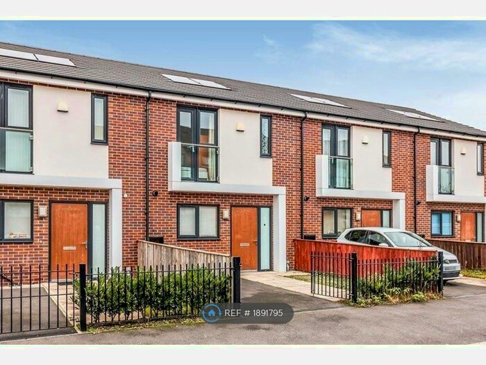 2 Bedroom Terraced House To Rent In Plymouth View, Manchester, M13