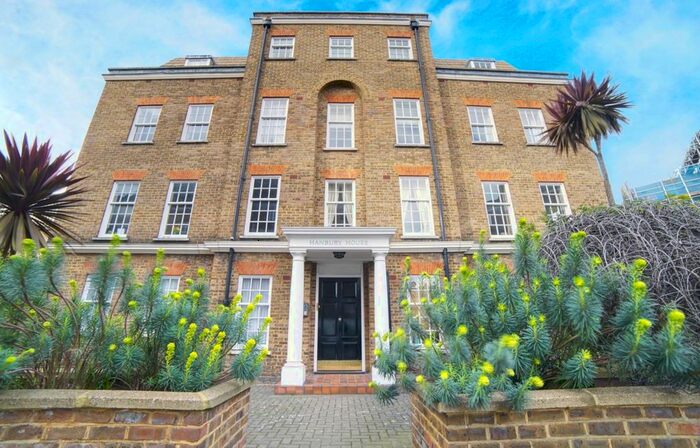 1 Bedroom Flat To Rent In Regents Bridge Gardens, Hanbury House, SW8
