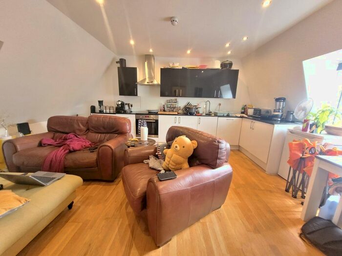 1 Bedroom Flat To Rent In London Road, Isleworth, TW7