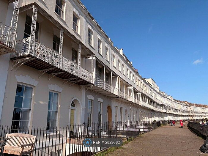 2 Bedroom Flat To Rent In Royal York Crescent, Bristol, BS8