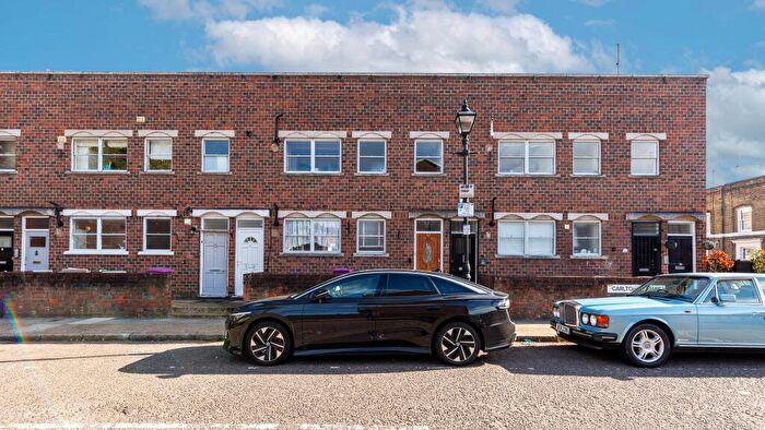 1 Bedroom Flat For Sale In Carlton Square, Stepney, London, E1