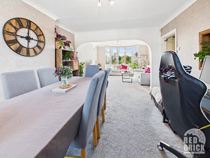 3 Bedroom End Of Terrace House For Sale In Lake View Road, Coventry, West Midlands, CV5