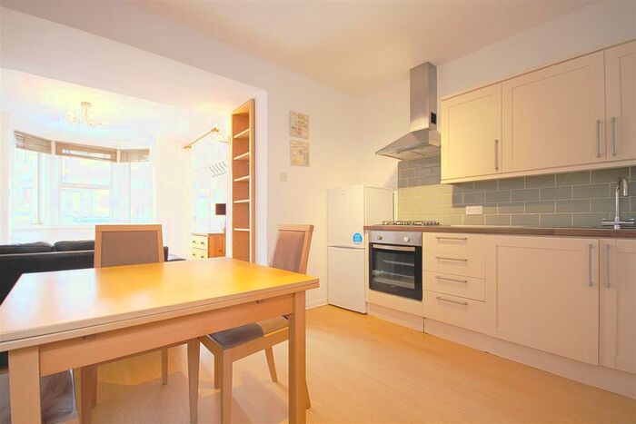 2 Bedroom Flat To Rent In Coningsby Road, Ealing, W5