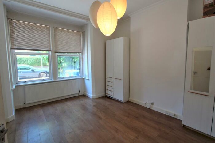 2 Bedroom Ground Maisonette To Rent In Sunningfields Road, NW4