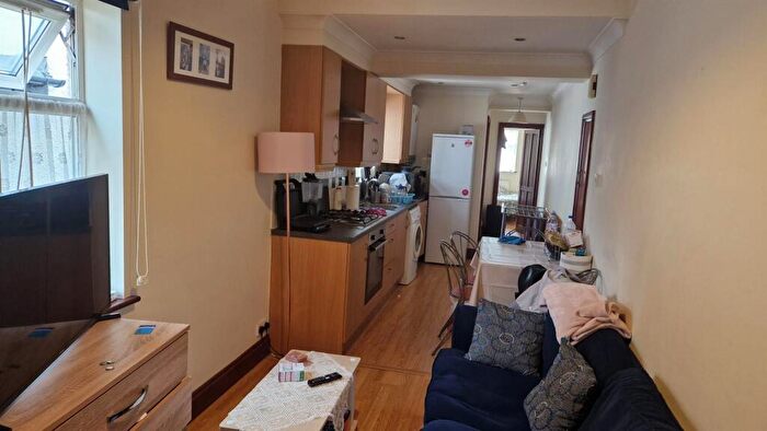 1 Bedroom Apartment To Rent In Hampden Way, Southgate, N14