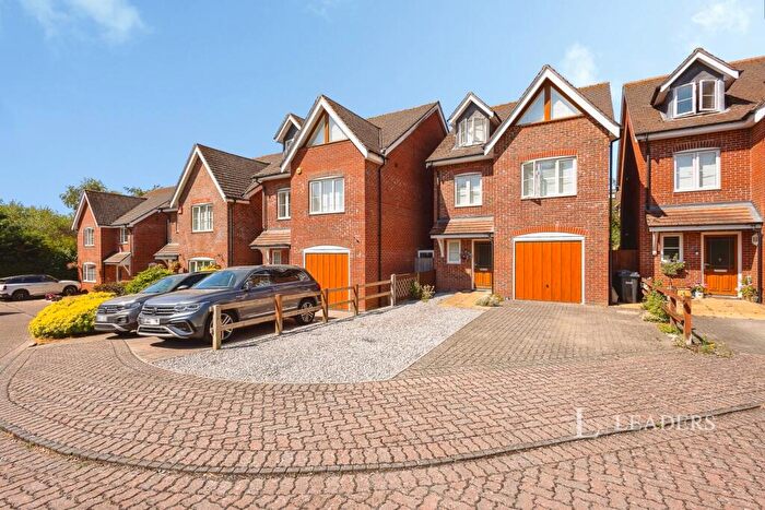 4 Bedroom Detached House To Rent In Waterside Gardens, Waterlooville, Hampshire, PO7