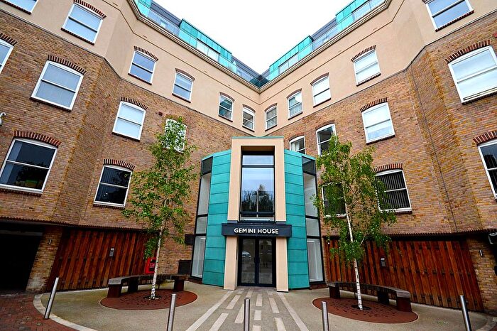 2 Bedroom Flat To Rent In Gemini House, New London Road, Chelmsford, Essex, CM2