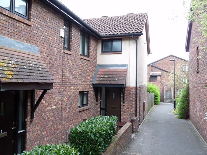 2 Bedroom End Of Terrace House To Rent In Love Walk, Camberwell, SE5